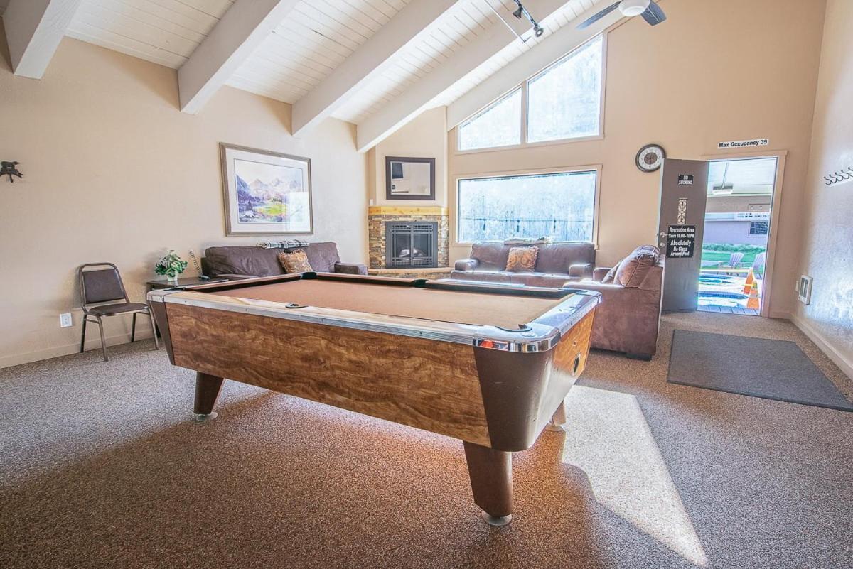 Fully Renovated! St Anton #17 Ski In Ski Out 1 Bedroom 1 Bathroom Condo! Sleeps Up To 4! Mammoth Lakes Exterior photo