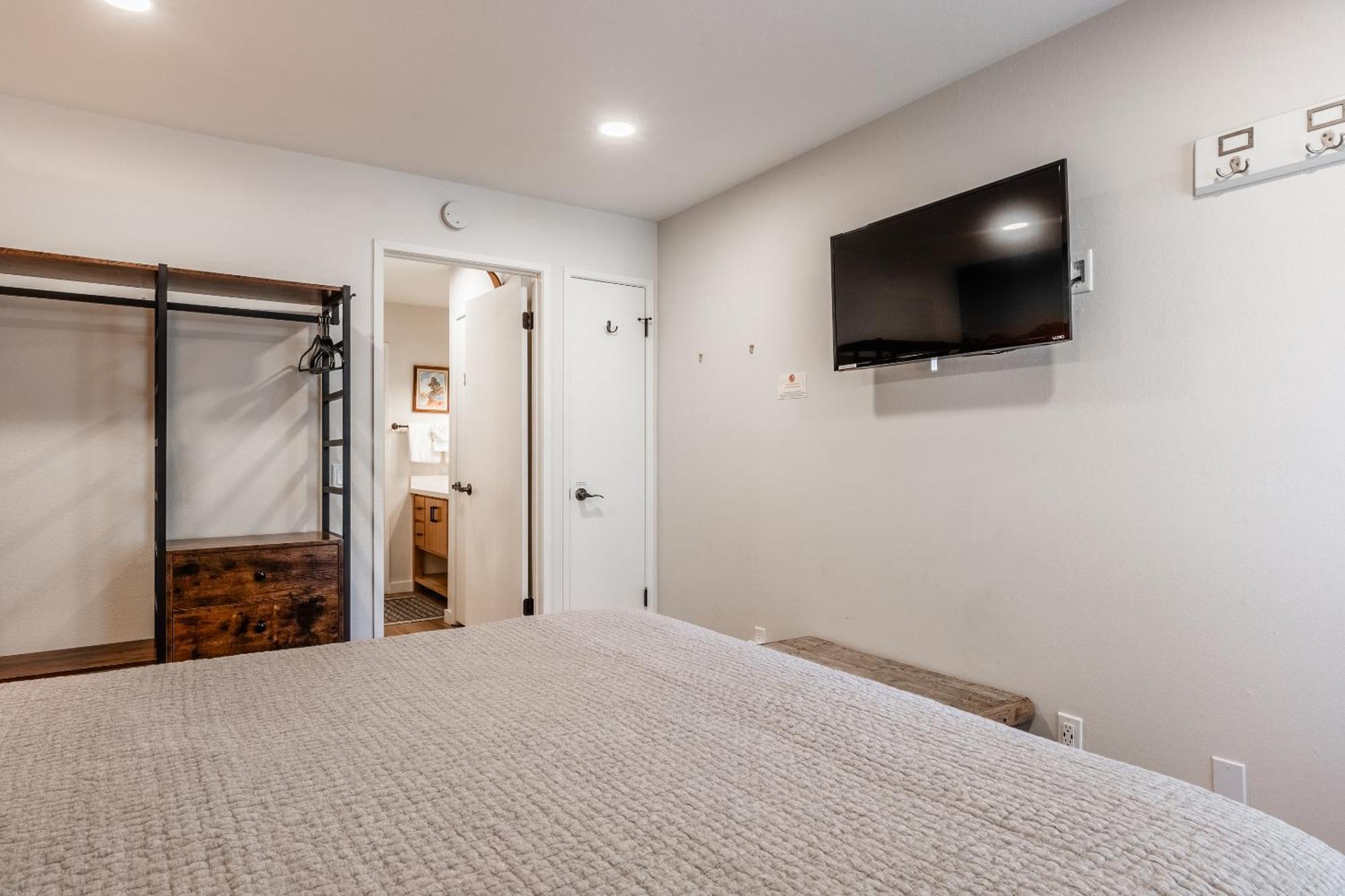 Fully Renovated! St Anton #17 Ski In Ski Out 1 Bedroom 1 Bathroom Condo! Sleeps Up To 4! Mammoth Lakes Exterior photo