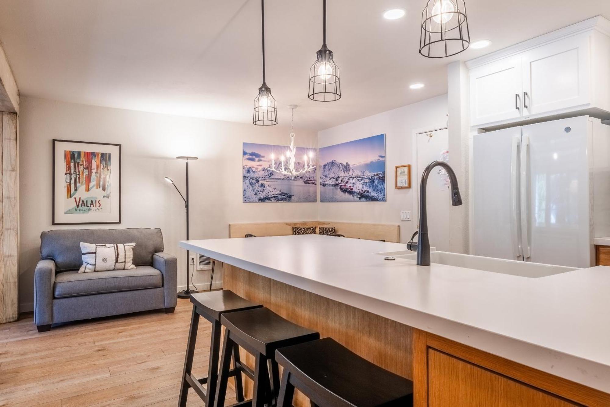 Fully Renovated! St Anton #17 Ski In Ski Out 1 Bedroom 1 Bathroom Condo! Sleeps Up To 4! Mammoth Lakes Exterior photo