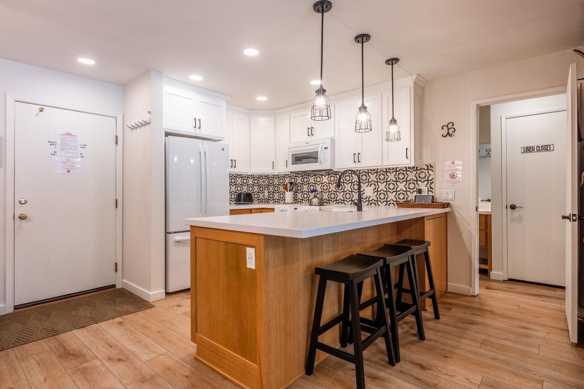 Fully Renovated! St Anton #17 Ski In Ski Out 1 Bedroom 1 Bathroom Condo! Sleeps Up To 4! Mammoth Lakes Exterior photo